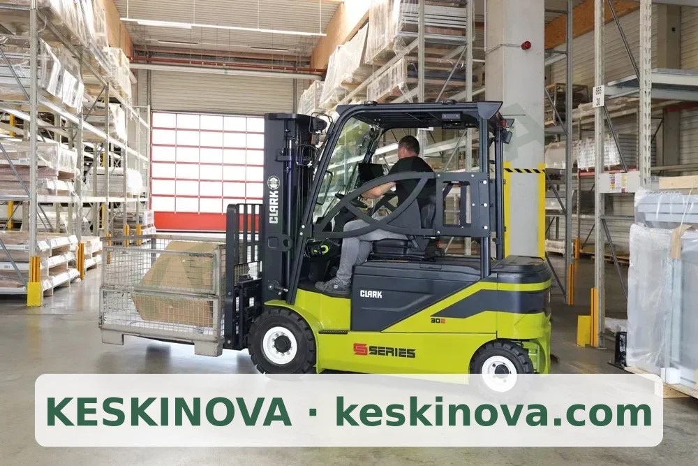 CLARK Elektrikli Forklift SE 25/30/35